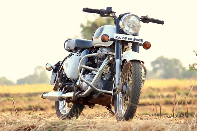 HD-wallpaper-royal-enfield-bike-bullet-classic-350-royal-enfield