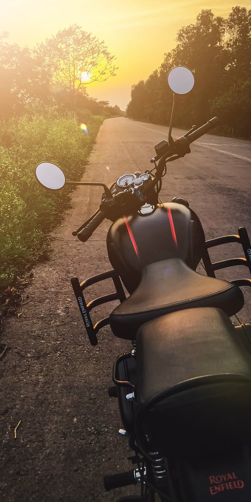 HD-wallpaper-royal-enfield-bike-bullet-royalenfield