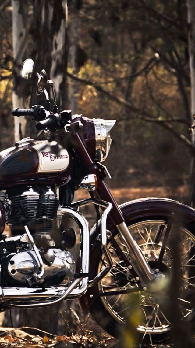 HD-wallpaper-royal-enfield-bullet-classic