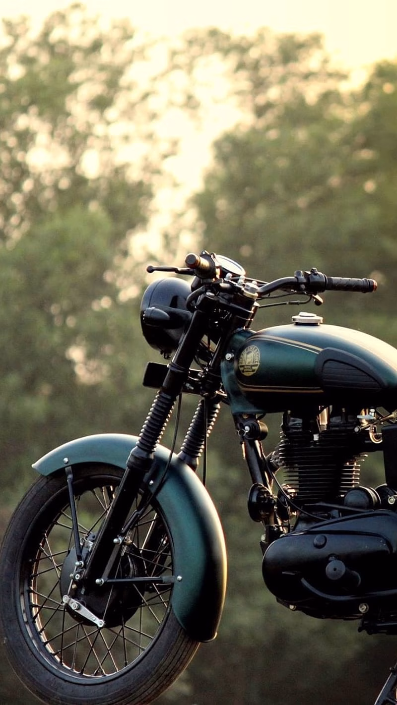 HD-wallpaper-royal-enfield-bullet-green-color-bike-royal-enfield-bullet-green-color-bike