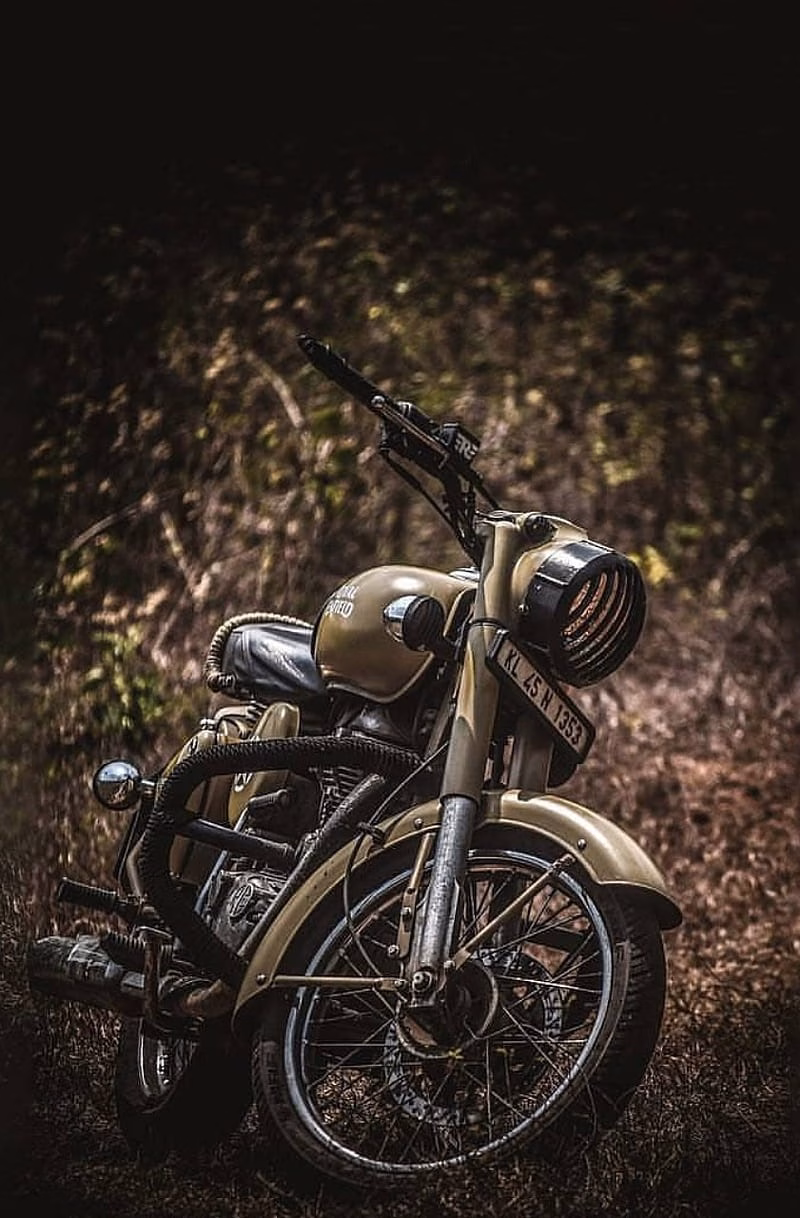 HD-wallpaper-royal-enfield-classic-500-classic-350-harley-davidson-duke-ktm