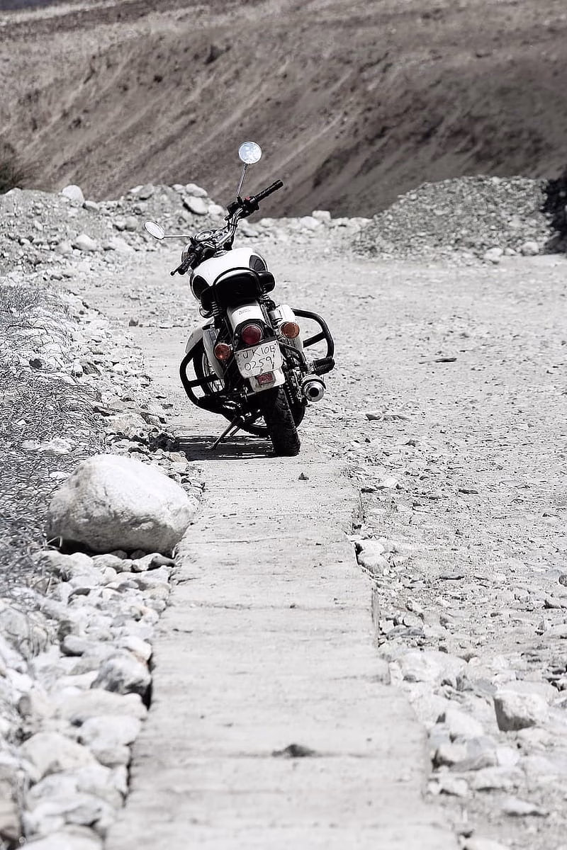 HD-wallpaper-royal-enfield-ladakh-bike-motorbike-royal-enfield-travel