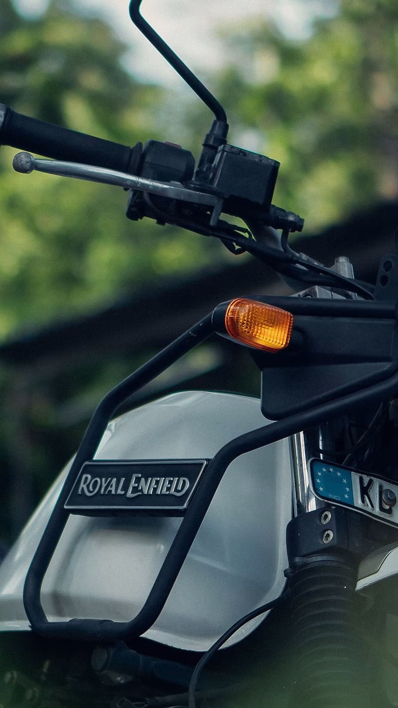 HD-wallpaper-royal-enfield-live-himalayan-closeup-white-bike