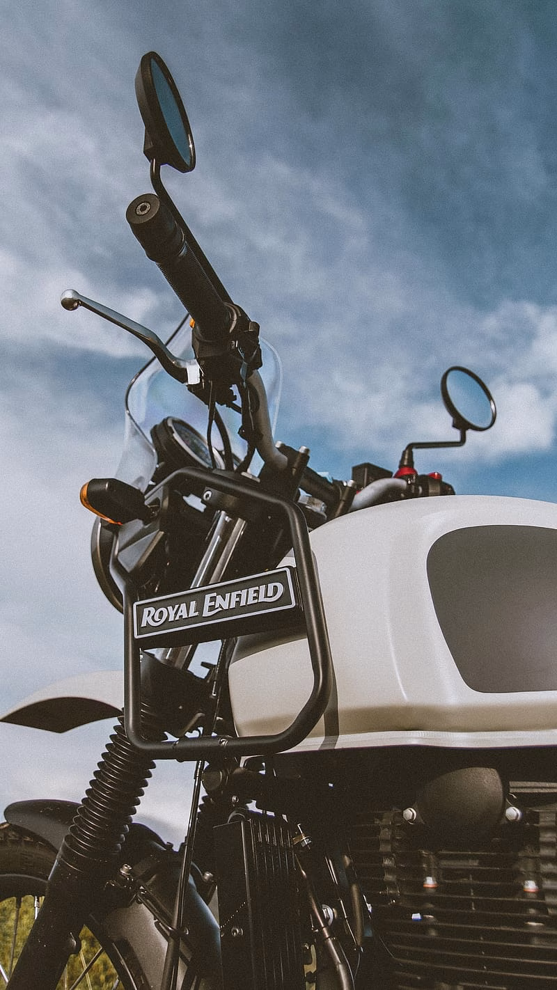 HD-wallpaper-royal-enfield-live-sky-background-bike-himalayan-bike