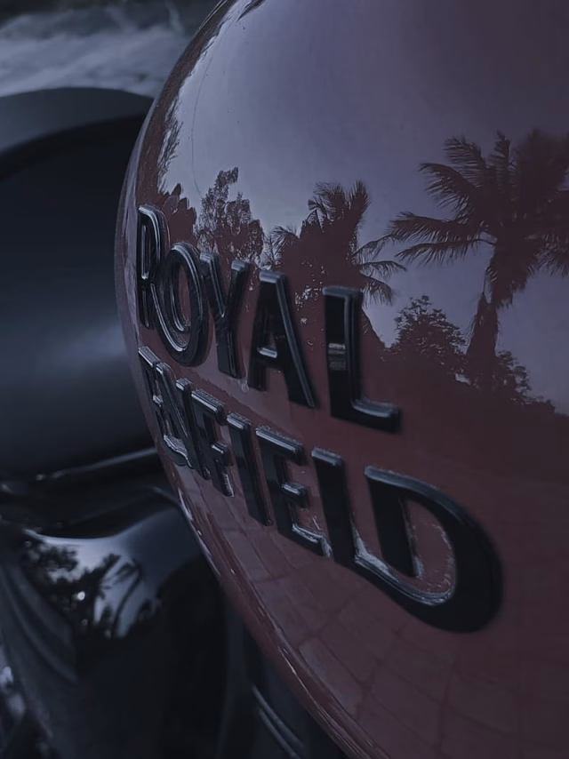 HD-wallpaper-royal-enfield-meteor-nature-re-motorcycle-meteor-350-authentic-bullet-bike-snap