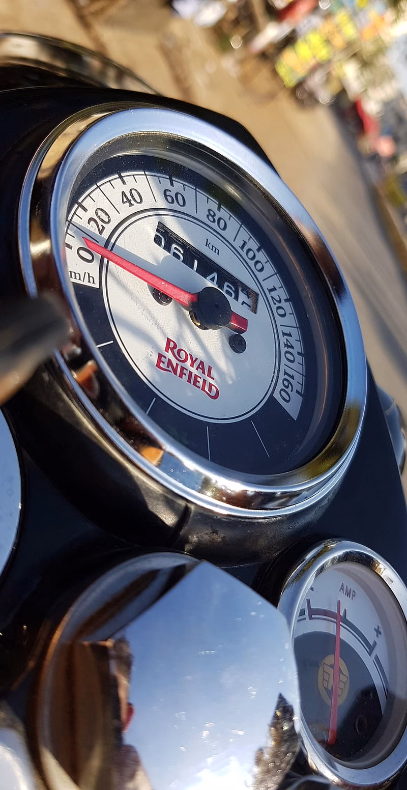 HD-wallpaper-royal-enfield-royal-enfield-logo-royal-enfield-speedmetre