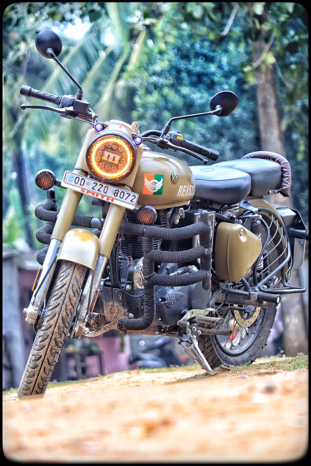 HD-wallpaper-royal-enfield-signal-motorcycle-smith-baba