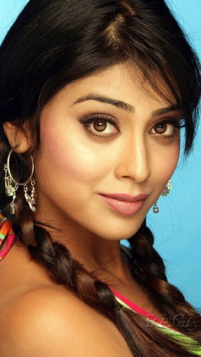 HD-wallpaper-shriya-saran-actress-beautiful-bollywood-cute-heroine-shreya-shreya-saran