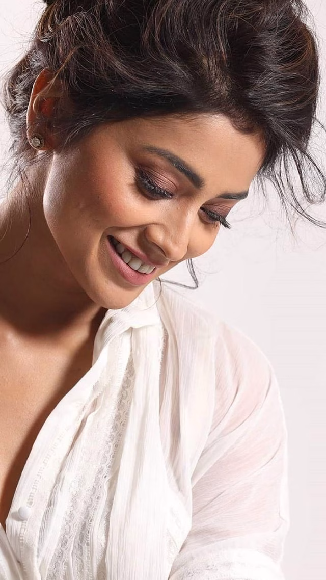 HD-wallpaper-shriya-saran-actress-beautiful-bollywood-kollywood-shreya-shreya-saran-shriya-sharma-tollywood