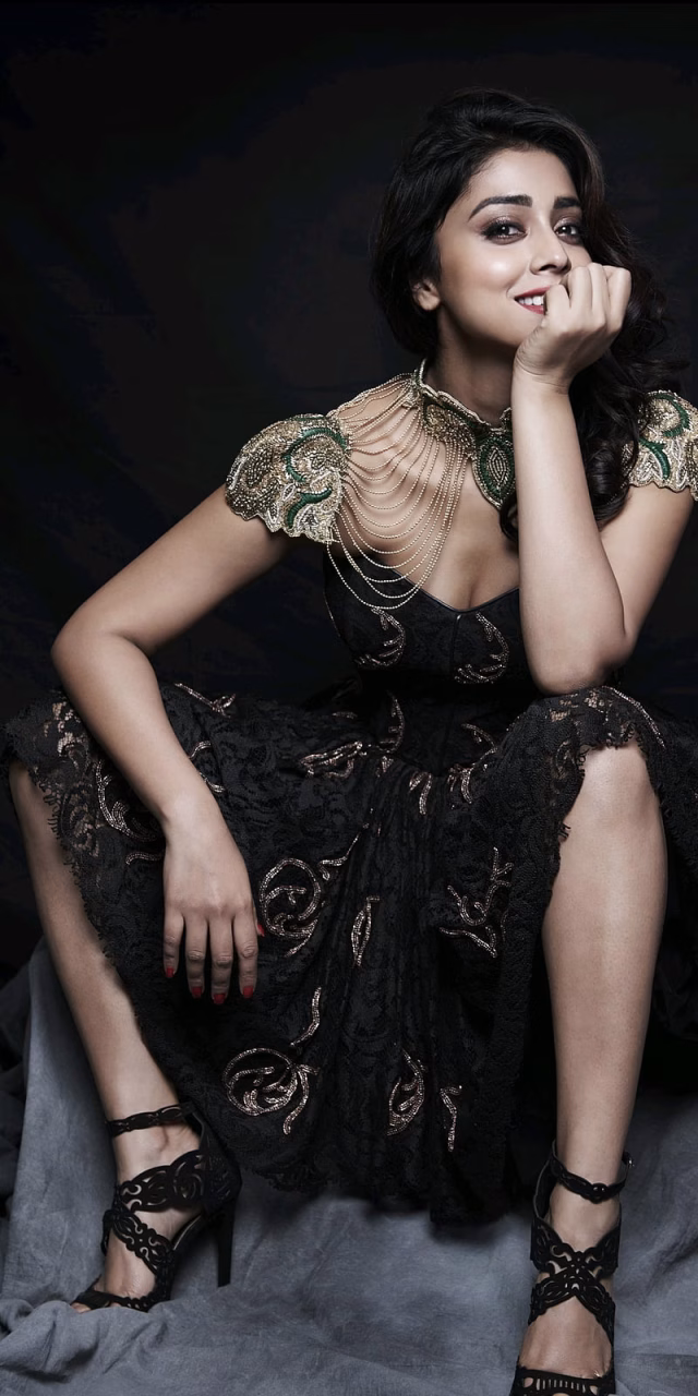 HD-wallpaper-shriya-saran-queen-saran-shriya