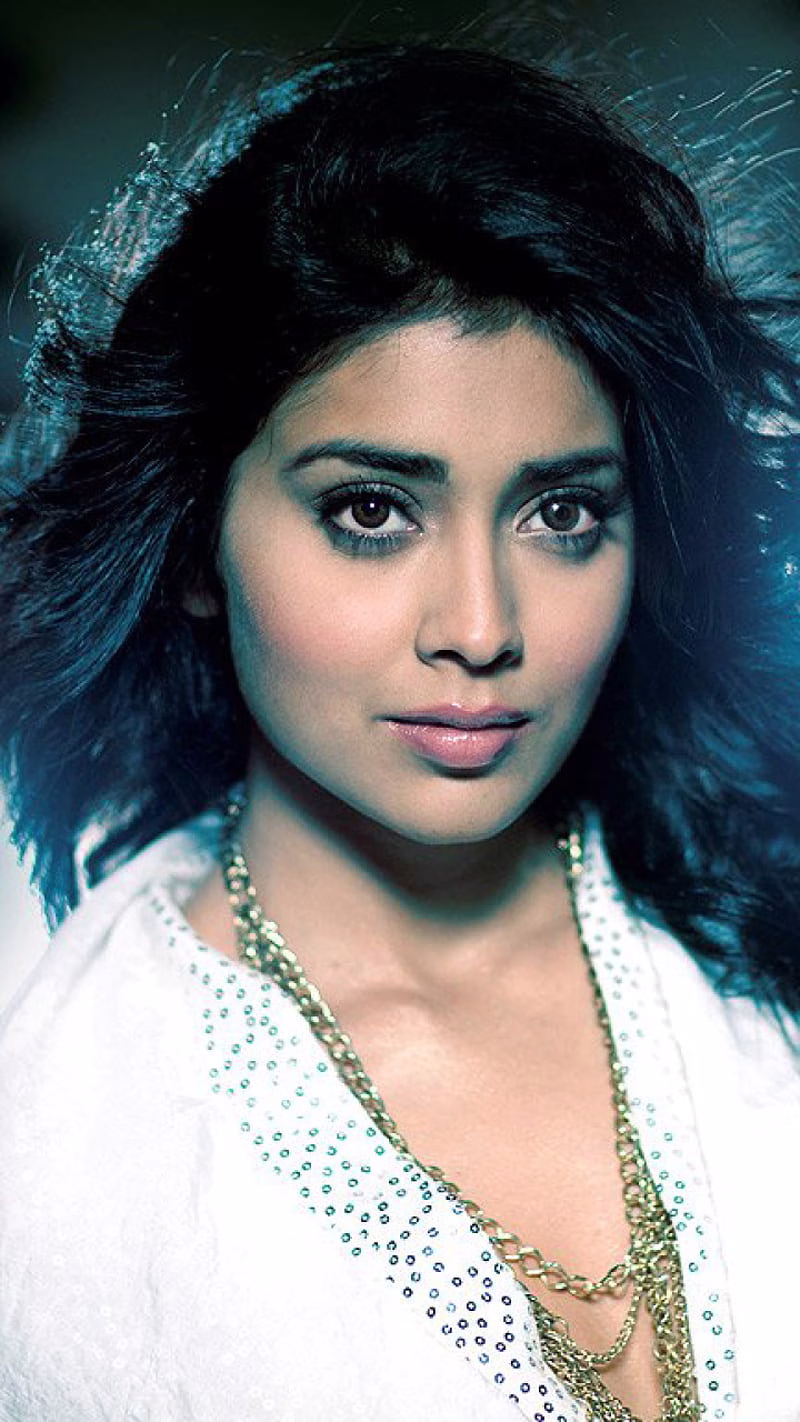 HD-wallpaper-shriya-saran