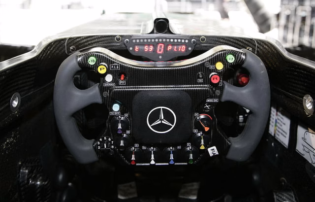 HD-wallpaper-steering-wheel-f1-formula-1-mclaren