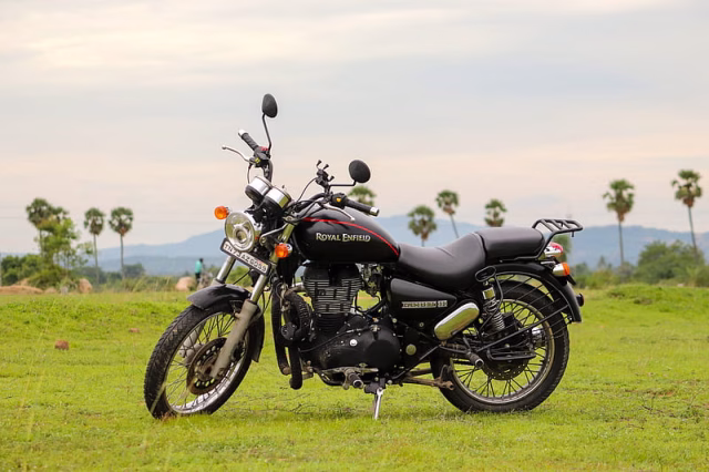 HD-wallpaper-thunderbird-350-350cc-bike-motor-motorcycle-night-racer-royal-royal-enfield-street-thunderbird