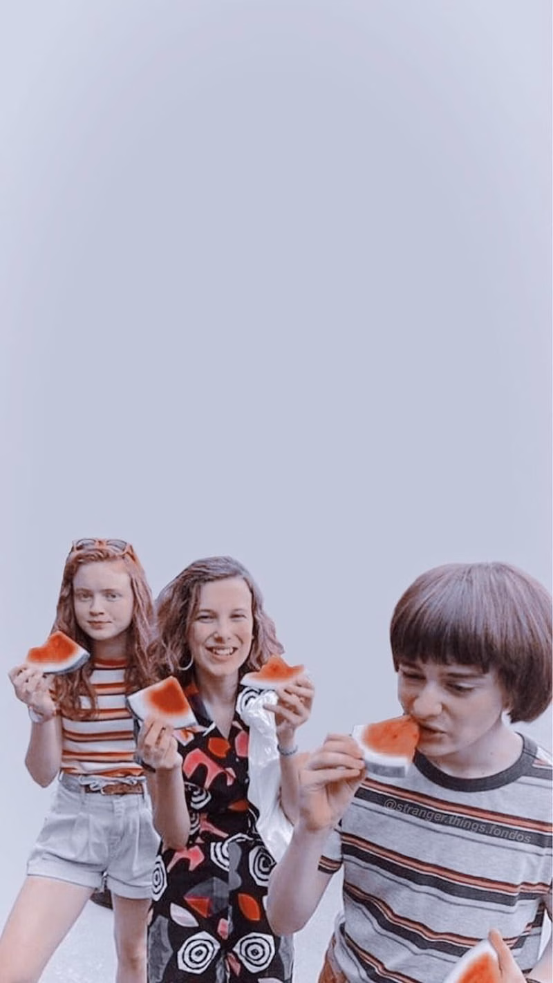 HD-wallpaper-watermelon-gang-millie-bobby-brown-noah-schnapp-sadie-sink-stranger-things-watermelon