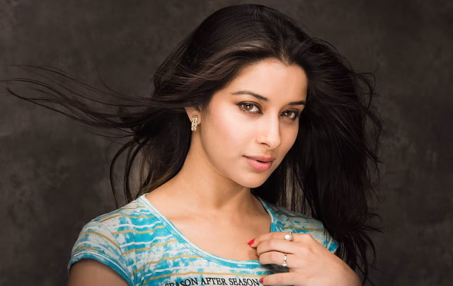 HD-wallpaper-women-nyra-banerjee-actress-black-hair-bollywood-brown-eyes-indian