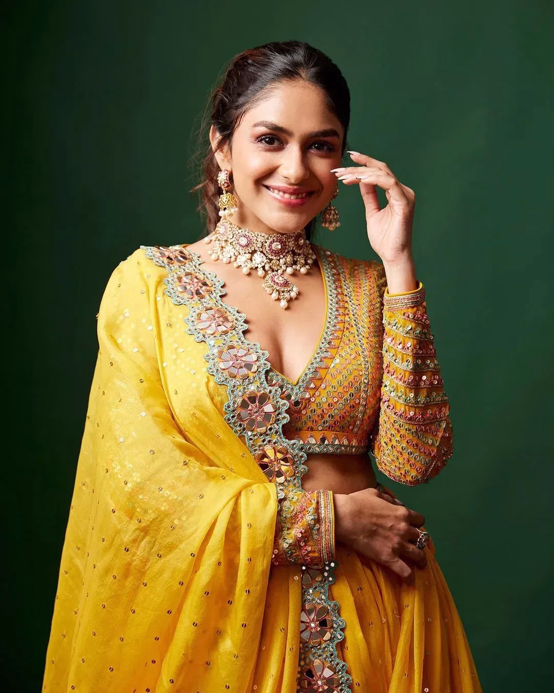 mrunal-thakur-4-11