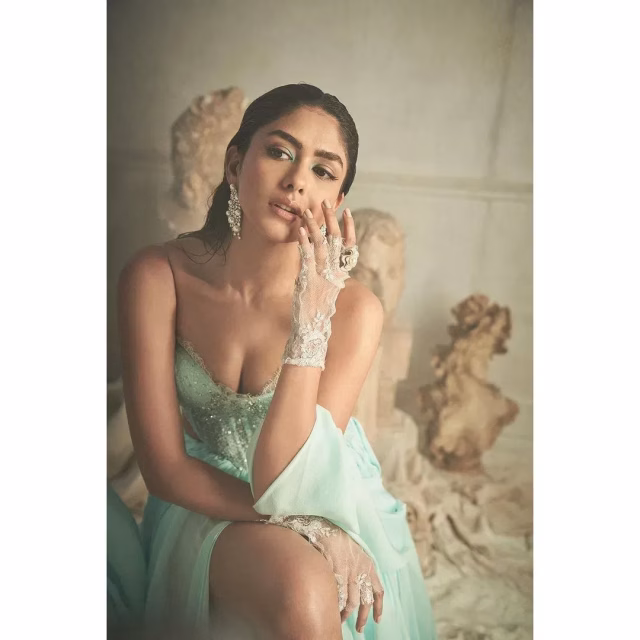 mrunal-thakur-4-13
