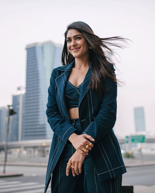 mrunal-thakur-5-18-1