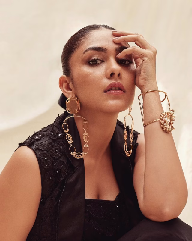 mrunal-thakur-6-11-jpg-1