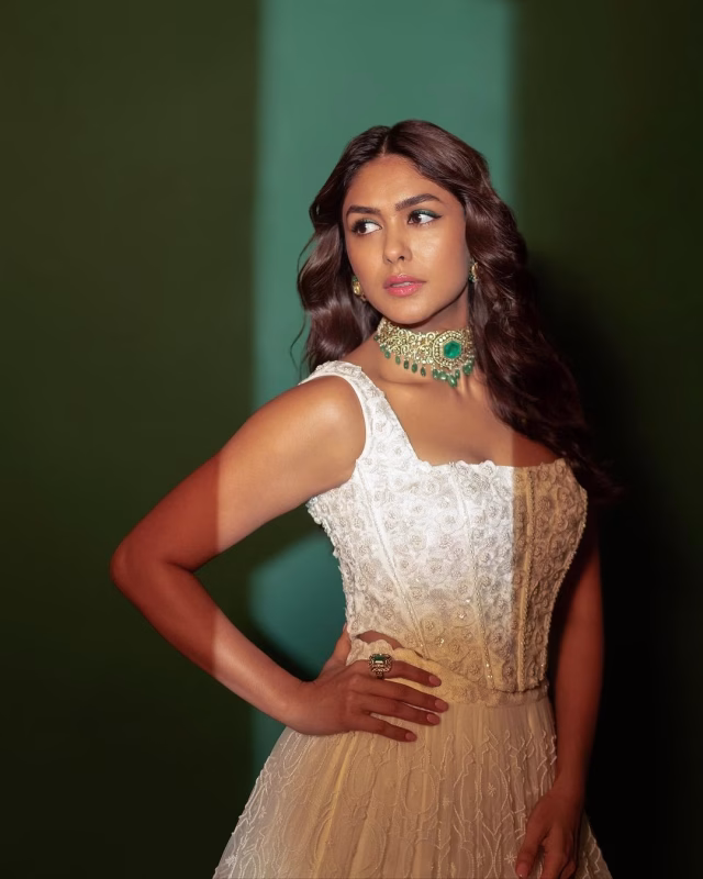 mrunal-thakur-6-8-jpg-1