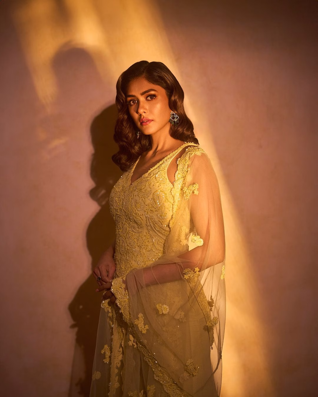 mrunal-thakur-8-5