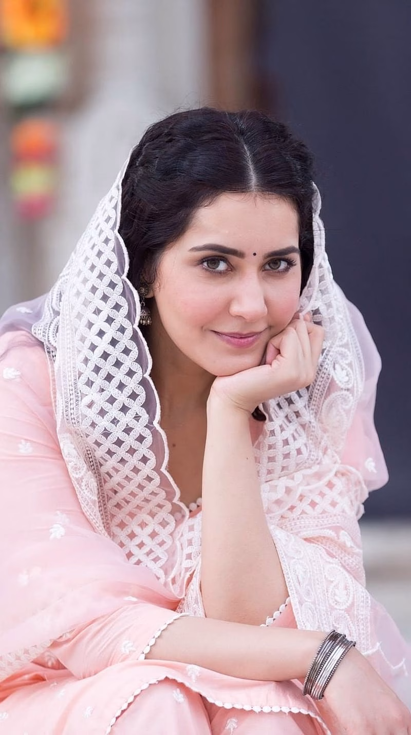 HD-wallpaper-raasi-khanna-telugu-actress-2