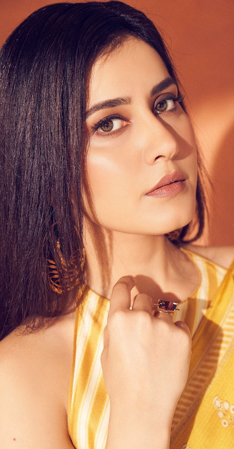HD-wallpaper-raasi-khanna-telugu-actress-4