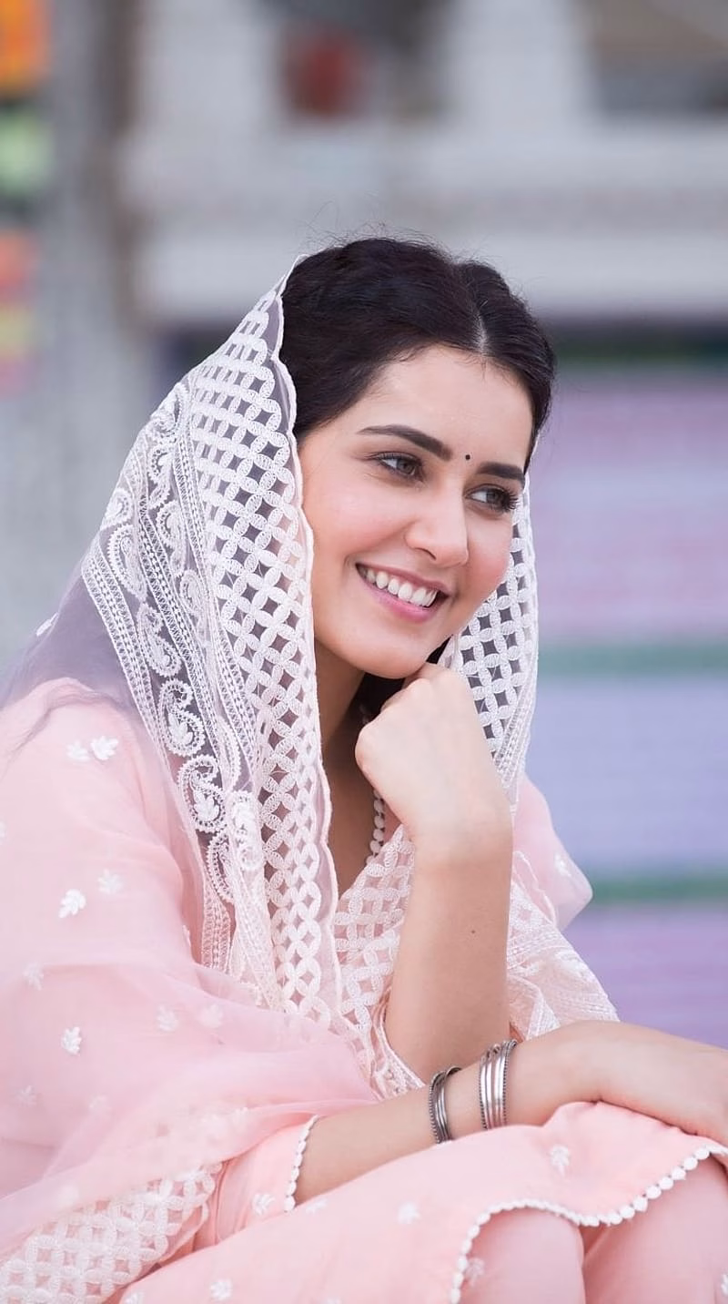 HD-wallpaper-raasi-khanna-telugu-actress-tamil-actress-4